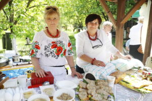 04.05.2024. Tokarnia. 8. Świętokrzyski Festiwalu Smaków trwa w Parku Etnograficznym. / Fot. Wiktor Taszłow - Radio Kielce