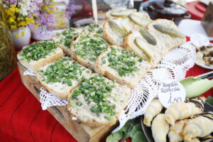 04.05.2024. Tokarnia. 8. Świętokrzyski Festiwalu Smaków trwa w Parku Etnograficznym. / Fot. Wiktor Taszłow - Radio Kielce