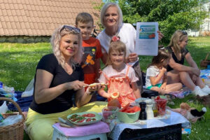 26.05.2024. Ciekoty. „Śniadaniówka na trawie” / Fot. Centrum Edukacji i Kultury Szklany Dom