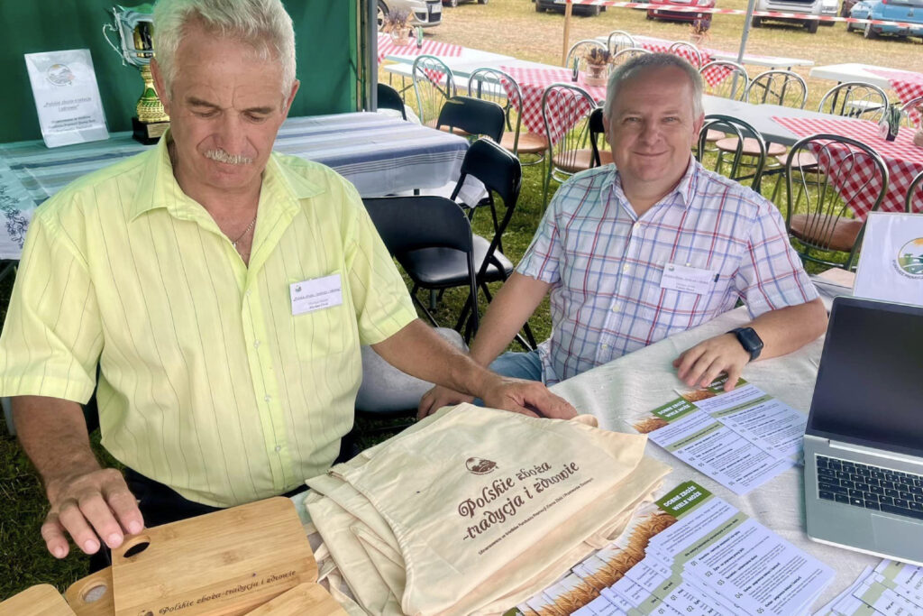 Pikniki promujące dobrej jakości żywność, produkty regionalne, tradycyjne i ekologiczne ze Świętokrzyską Izbą Rolniczą / Fot. Świętokrzyska Izba Rolnicza w Kielcach