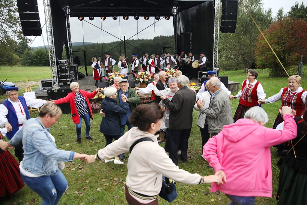 Tokarnia. Park Etnograficzny. Festiwal „Smaki jesieni” / Fot. Wiktor Taszłow – Radio Kielce