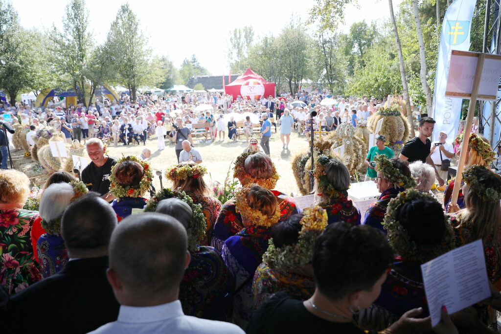 Skansen w Tokarni. Świętokrzyskie Dożynki Wojewódzkie. / Fot. Wiktor Taszłow - Radio Kielce