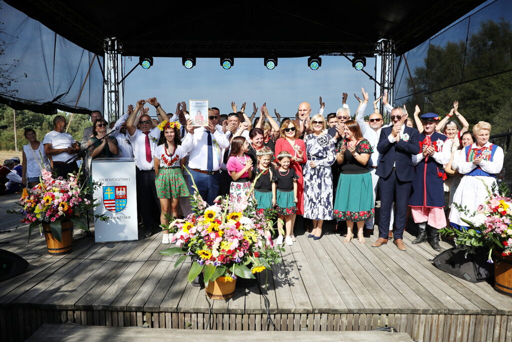 Skansen w Tokarni. Świętokrzyskie Dożynki Wojewódzkie. / Fot. Wiktor Taszłow - Radio Kielce