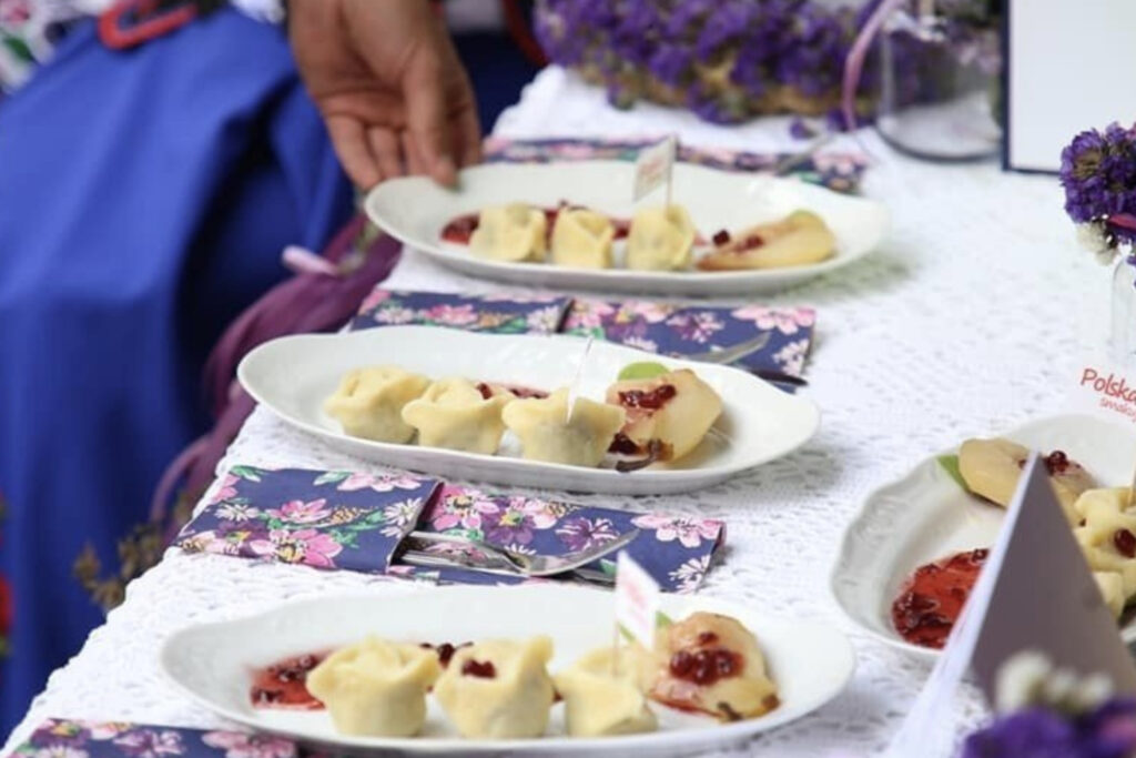 Tak prezentują się pierożki przygotowane przez Koło Gospodyń Wiejskich Sikoreczki w Krzcięcicach. / Fot. ARiMR Kielce