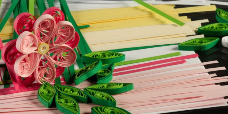Quilling z rodzaju papieroplastyki/ Fot. Canva