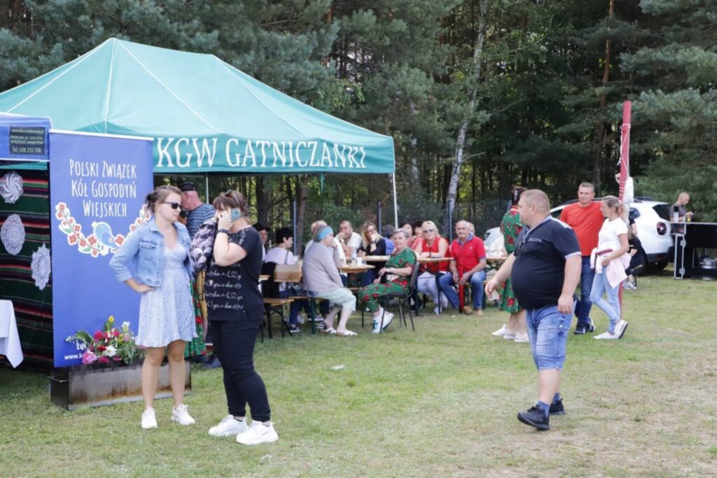 Ludowe potańcówki coraz bardziej w modzie 3 Ludowa potańcówka w Gatnikach / Fot. gov.pl Powiat konecki